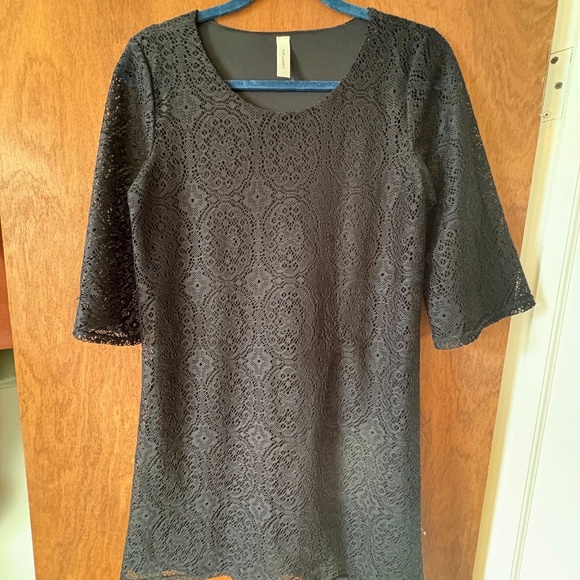 Tacera Black Lace Overlay Shift Dress • 3/4 Sleeve A-Line • Medium - Picture 2 of 4